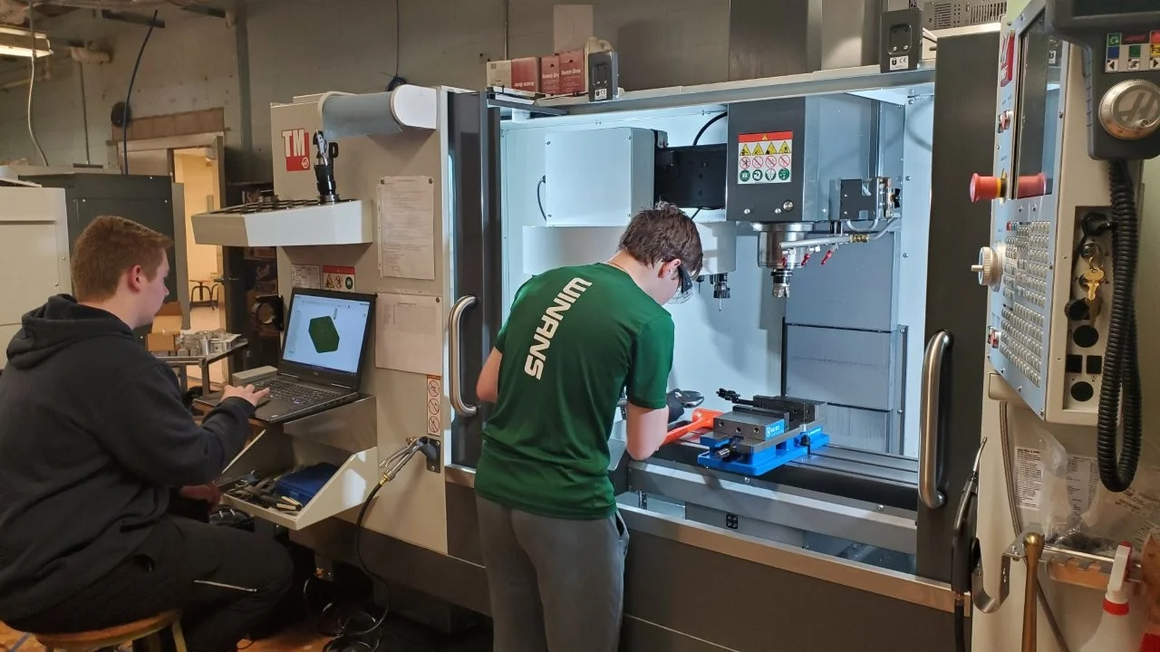 Manufacturing a component on the CNC mill